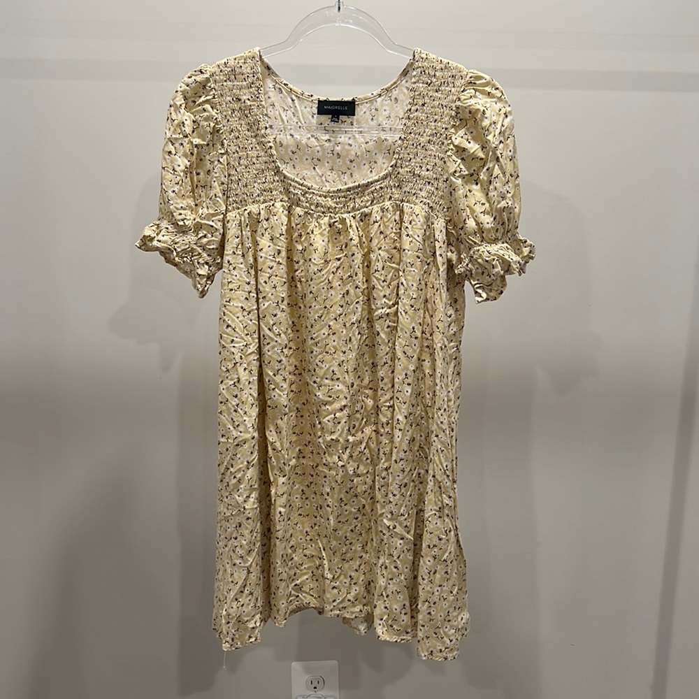Majorelle yellow floral printed spring/summer dress. Size Medium!